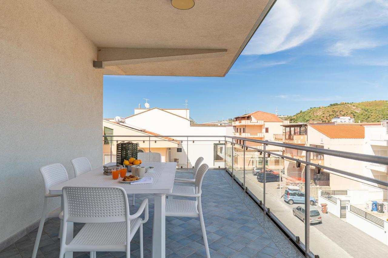 Terraces D'Orlando - Family Apartments With Sea View And Pool Капо-д'Орландо Екстер'єр фото