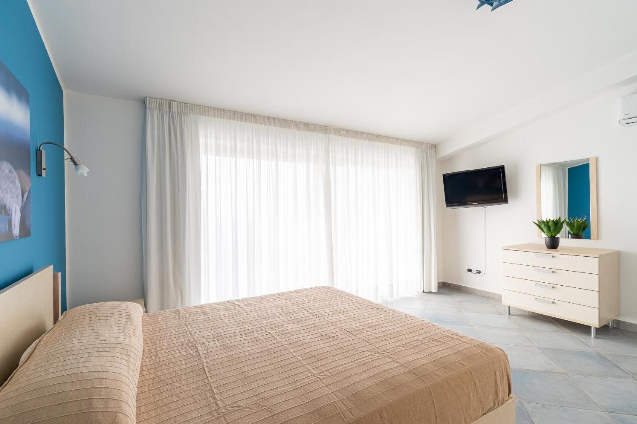 Terraces D'Orlando - Family Apartments With Sea View And Pool Капо-д'Орландо Екстер'єр фото