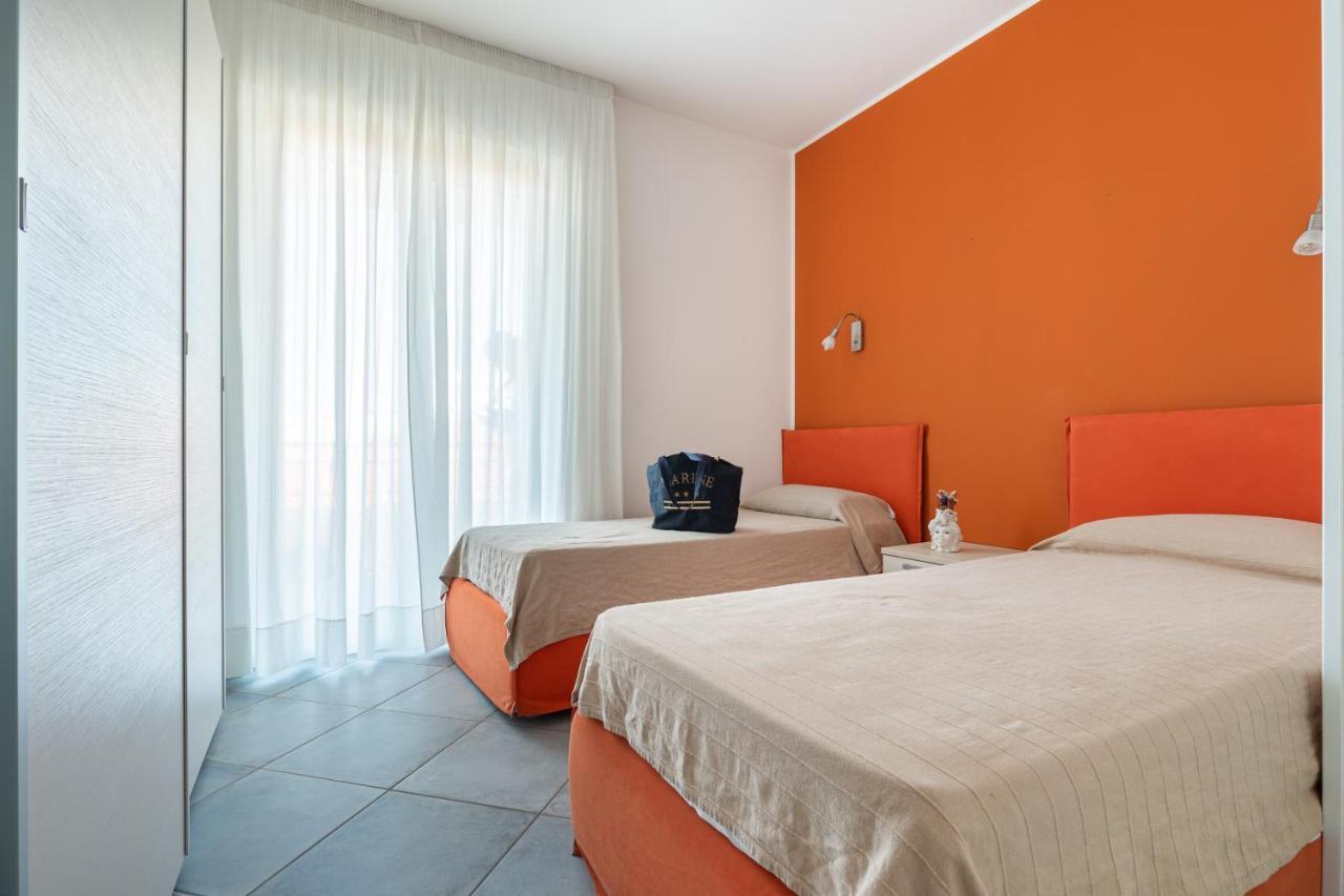 Terraces D'Orlando - Family Apartments With Sea View And Pool Капо-д'Орландо Екстер'єр фото