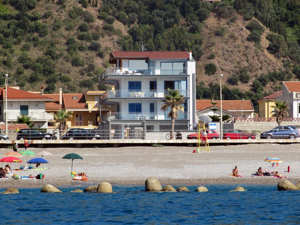 Terraces D'Orlando - Family Apartments With Sea View And Pool Капо-д'Орландо Екстер'єр фото