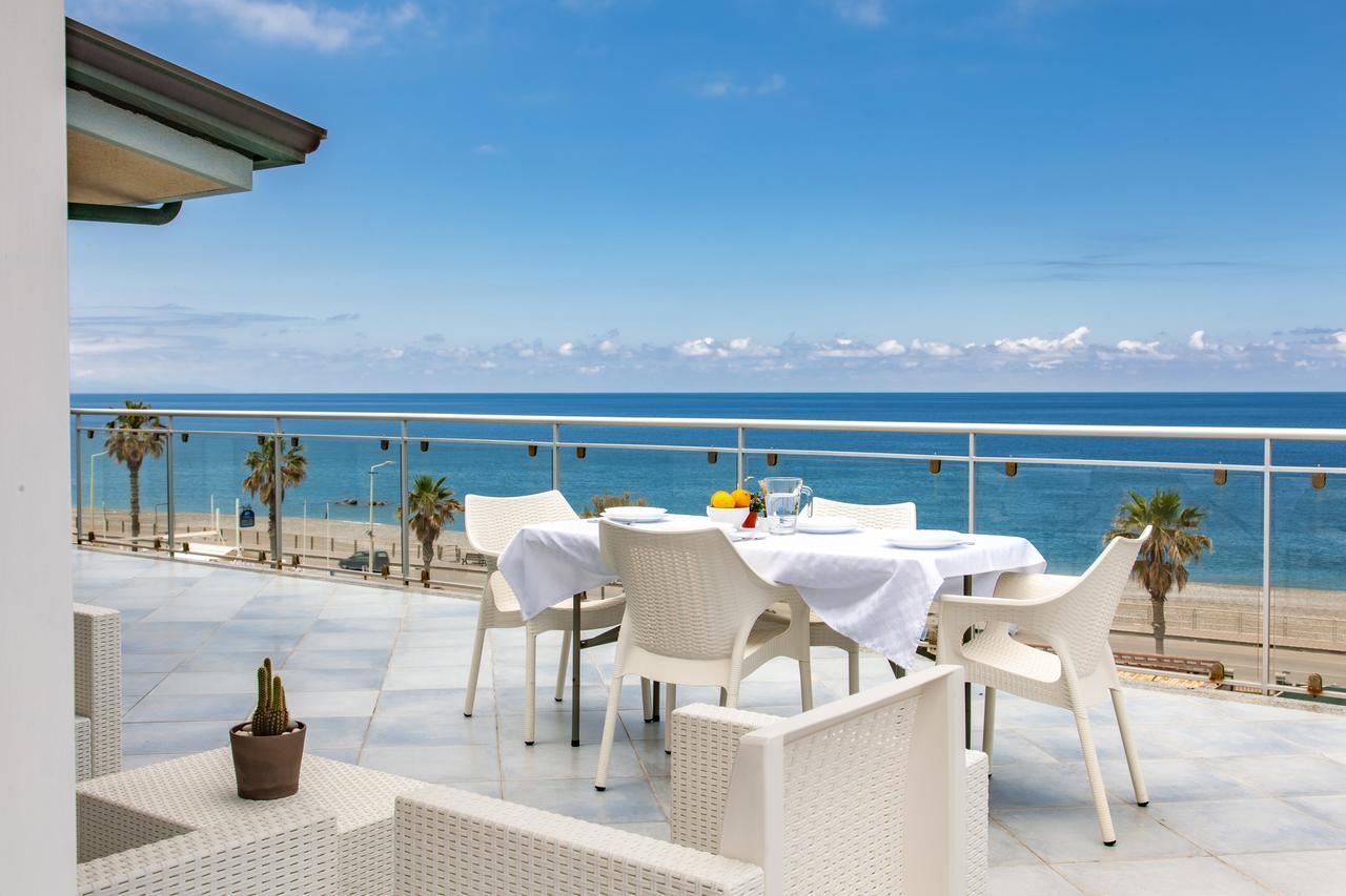 Terraces D'Orlando - Family Apartments With Sea View And Pool Капо-д'Орландо Екстер'єр фото
